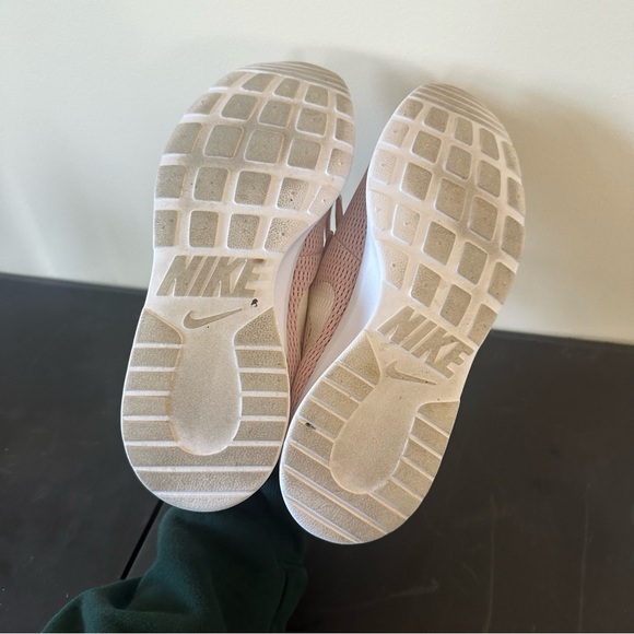 Nike Tanjun 812655-202 Women's Particle Beige/Phantom White Sneakers Size US 10 - Picture 8 of 10